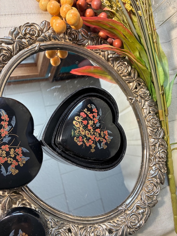 Set of 3 heart shaped nesting boxes. Trinket jewe… - image 9