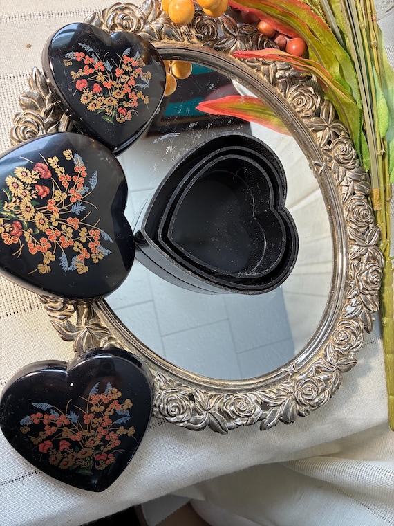 Set of 3 heart shaped nesting boxes. Trinket jewe… - image 11