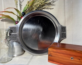 Vintage chrome-look serving tray with modern spiral pattern on the 2 side handles by Rogers, Insilco, Fashion Stainless. Free Shipping!
