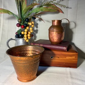 Pair of 2 small vintage copper decor pieces. One Alford hammered copper flower pot / planter and one Guernsey cream pitcher. Free Shipping!