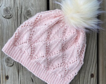 Patrón de tejido de gorro de encaje: Hilo de grosor deportivo (Descargar PDF)