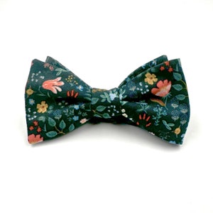Hunter Green Bow Tie, Mens Deep Green Floral Bowtie, Dark Green Wedding Ties, Mens and Boys Bow Ties, Pre-Tied or Self-Tie Style