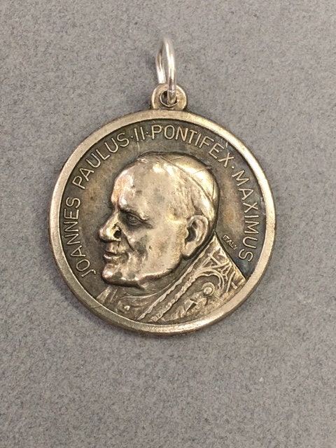 Joannes pavlvs ii pont clearance max pendant