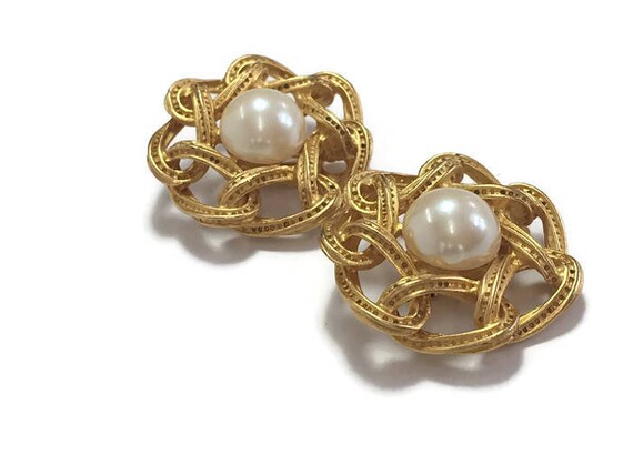Richelieu Earrings Gold Pearl Large Clip Ons Vint… - image 4
