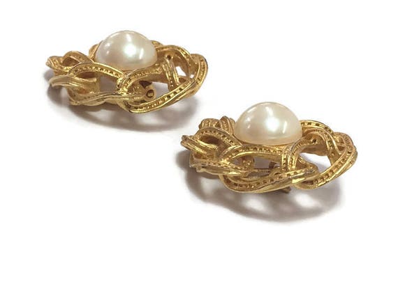 Richelieu Earrings Gold Pearl Large Clip Ons Vint… - image 5