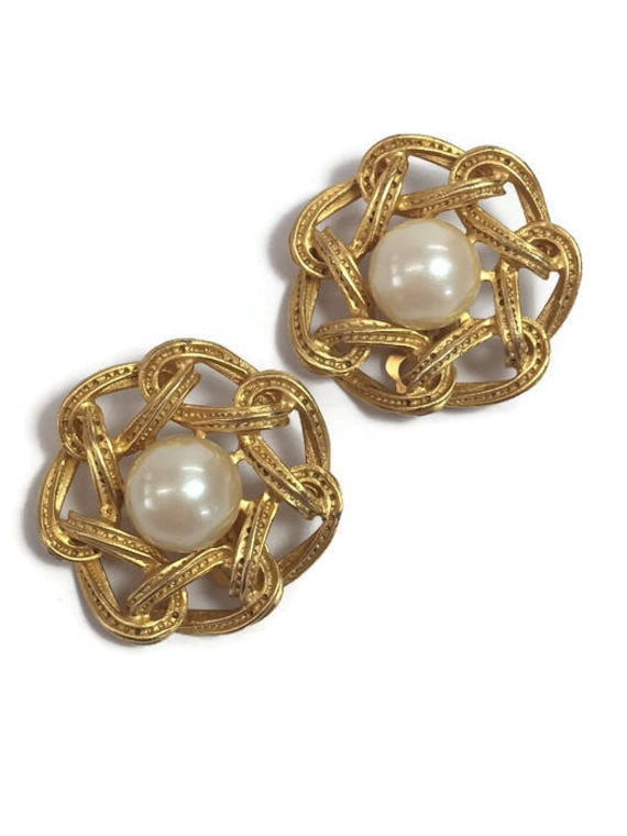 Richelieu Earrings Gold Pearl Large Clip Ons Vint… - image 10