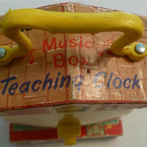 FISHER PRICE Musical Teaching Clock 1960's Bild 3