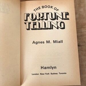 The book of fortune telling Agnes M Miall 1972 image 3