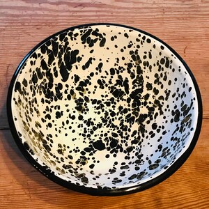 Enamel splatter bowl/pudding basin black and white image 2