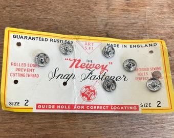 "Vintage Packung ""Newey"" Druckknöpfe hergestellt in England Größe 2."