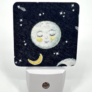MondNachtlicht / Hauserwärmung / Geschenkidee / Schlafzimmer / Plug in Nachtlicht / Wohndekor / Flugzeug / Kompass / Vintage Karte / LED