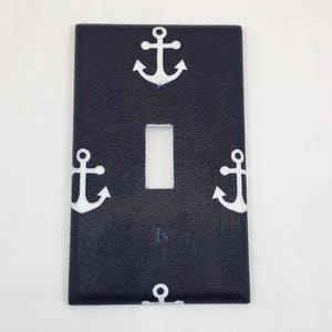 Navy and White Anchors Light Switch Plate Cover / Outlet Cover / Bedroom / Home Decor / Baby Shower Gift / Nursery Decor / Kid's Room / Sea