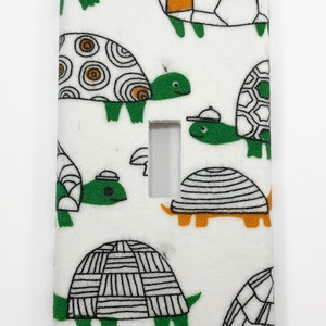 Turtles Light Switch Plate Cover / Outlet Cover / Bedroom / Home Decor / Baby Shower Gift / Nursery Decor / Kid&#39;s Room / Tortoise / Retro