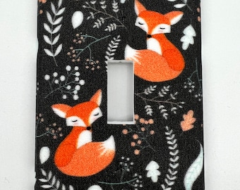 Cubierta de tela para interruptor de luz con diseño de zorro: decoración de habitación infantil con temática de bosque