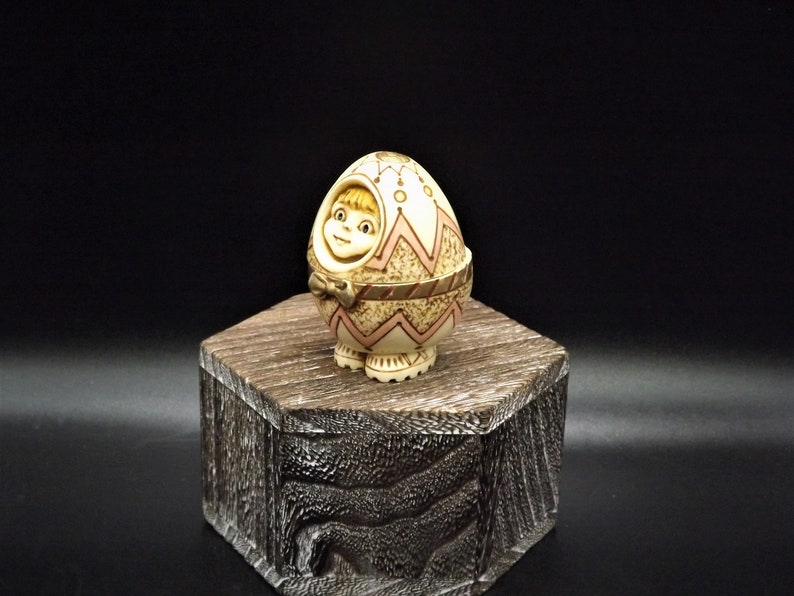 Excellent condition! Harmony Kingdom Pot Bellys Little Dipper Easter Egg Child Figurine with original box and COA