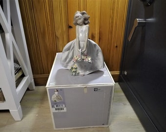 Vintage Lladro "Wild Flowers" Figurine #6647 with Box