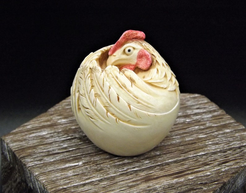 With original box. Excellent condition Retired Harmony Kingdom Roly Poly Rush/' Rooster Figurine