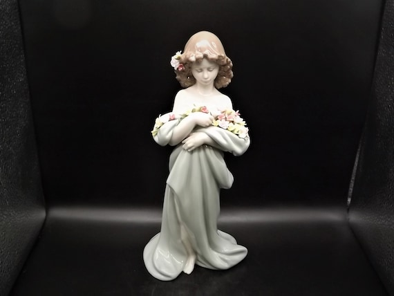 LLIADRO 惨 No.6346 お花をまとって