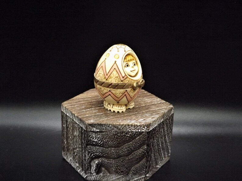 Excellent condition! Harmony Kingdom Pot Bellys Little Dipper Easter Egg Child Figurine with original box and COA
