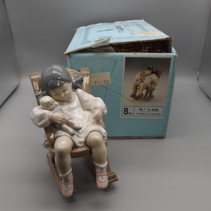 cute❤️リヤドロおひるね　5448 Girl In Rocking Chair LLADRO Porcelain Figurine , Little Girl Sleeping in a Rocking