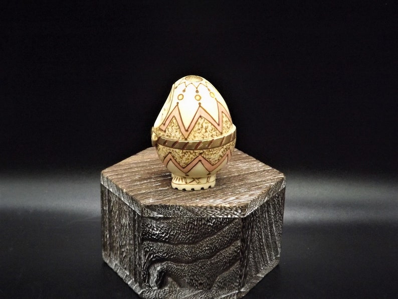 Excellent condition! Harmony Kingdom Pot Bellys Little Dipper Easter Egg Child Figurine with original box and COA