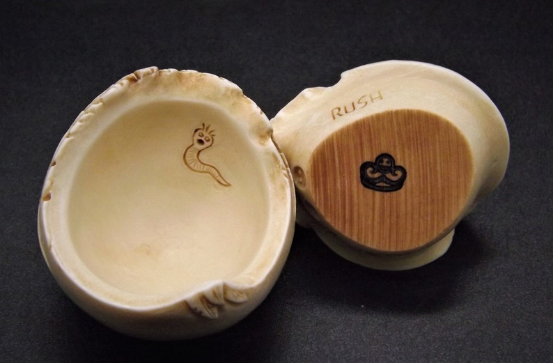 With original box. Excellent condition Retired Harmony Kingdom Roly Poly Rush/' Rooster Figurine