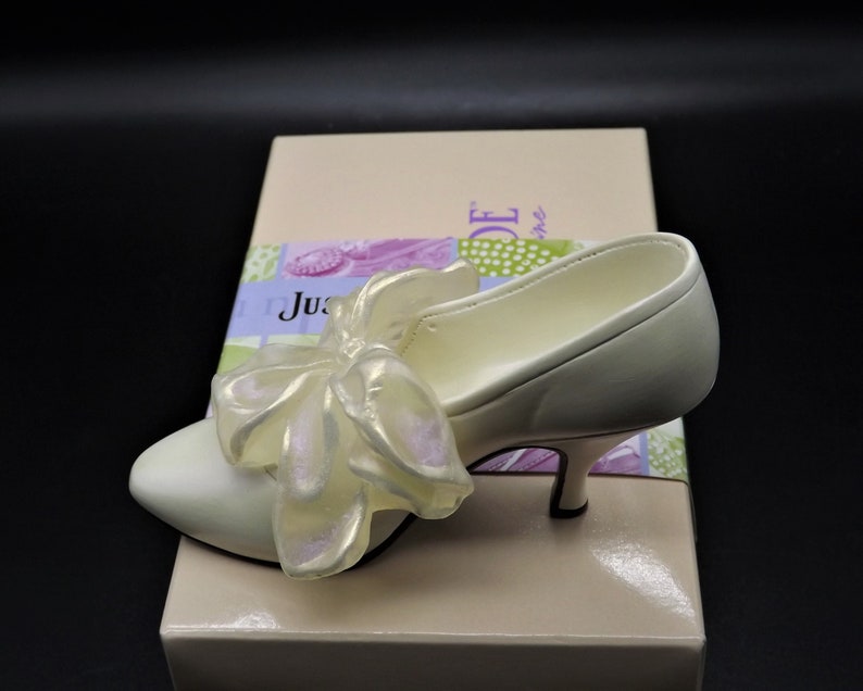 Vintage Just the Right Shoe by Raine Tying the Knot miniature shoe collectible with original box.