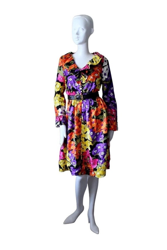 Vintage dress, floral, 1960s, ruffle, colorful. Tr