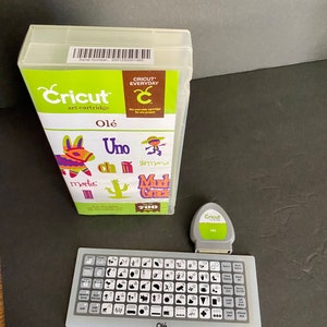 Cricut Cartridges without the Booklet. Ole