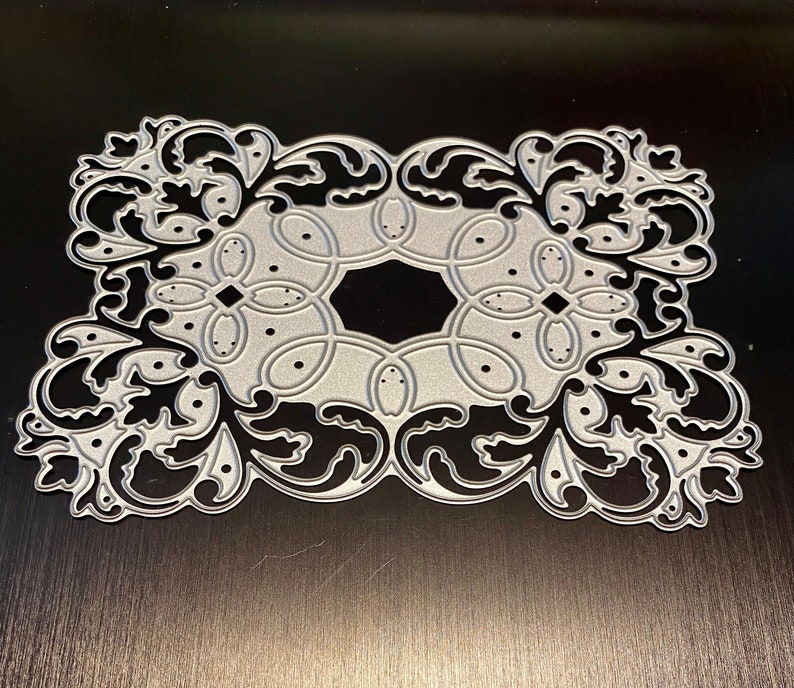 Anna Griffin Varios troqueles de corte y relieve retirados. Flourish