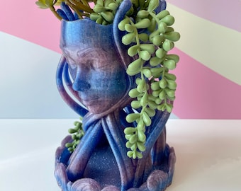 Vine Girl Goddess Planter Pot with Tray – Eclectic Medusa-Inspired Home Decor