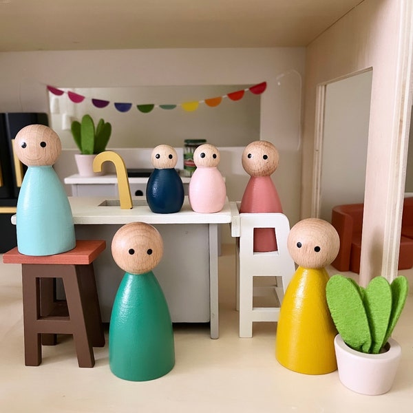 Family of 6 set of peg dolls - pretend play open-ended storytelling fantasy dollhouse cupcake topper imagination