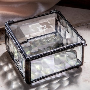 Personalized Bat Mitzvah Glass Keepsake Box – Custom Gift with Star of David – 5 Color Options