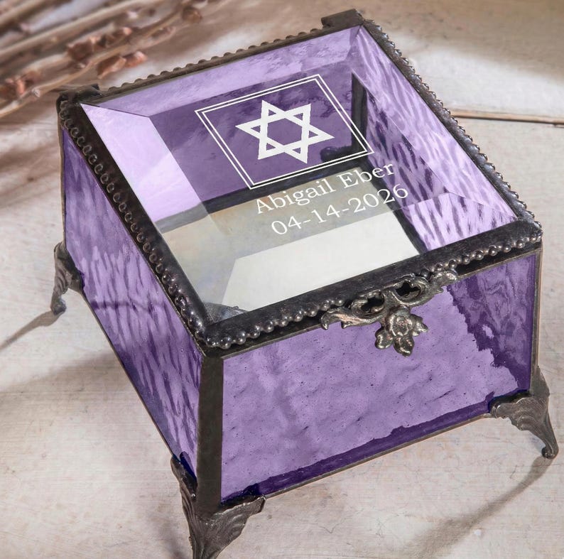 Personalized Bat Mitzvah Keepsake Box – Custom Engraved Glass Jewelry Box with Star of David – Meaningful Gift for Jewish Celebrations Purple