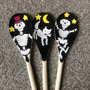 Funny bones story spoons