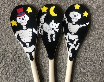 Funny bones story spoons