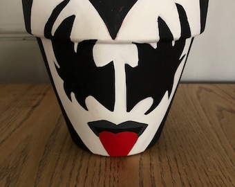 Gene Simmons, Kiss plant pot