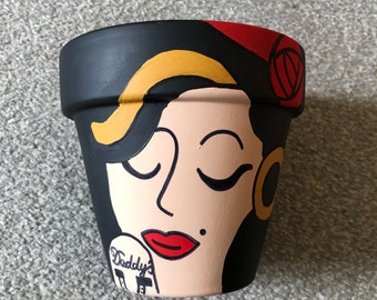 Amy Winehouse plant pot
