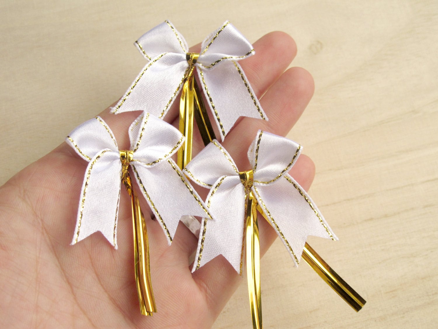 20 White & Gold Ribbon Bows With Twist Ties 35mm Great for Etsy