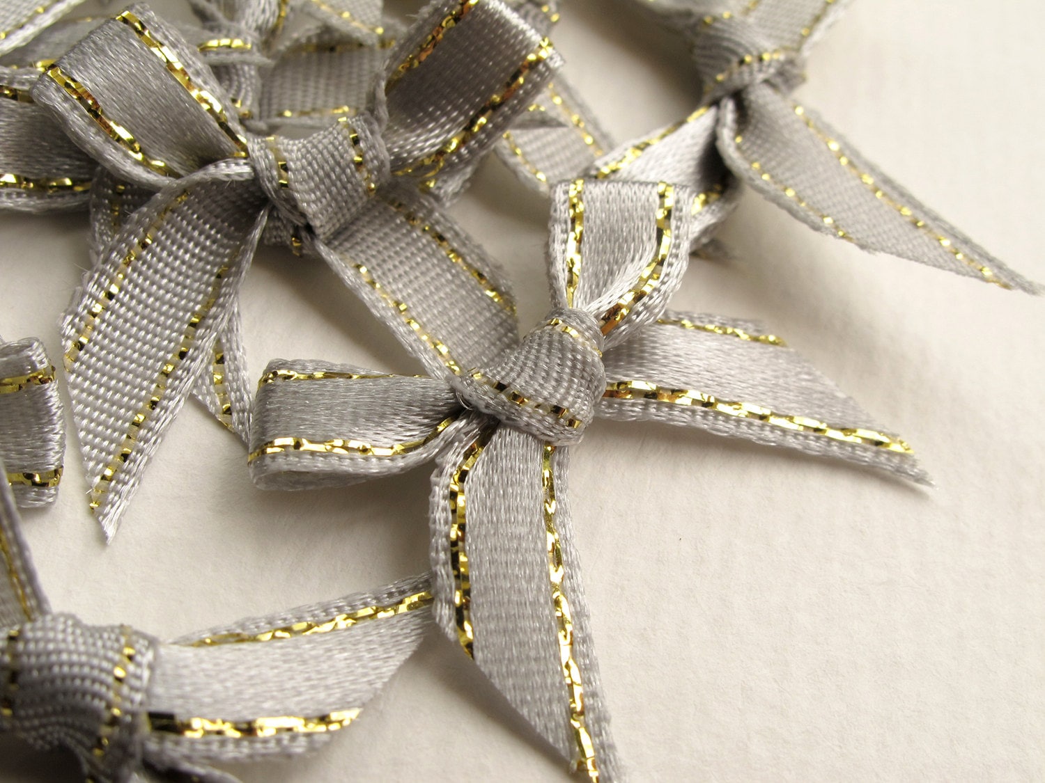 20 Mini Silver Ribbon Bows With Gold Detail 25mm Ideal for Etsy UK
