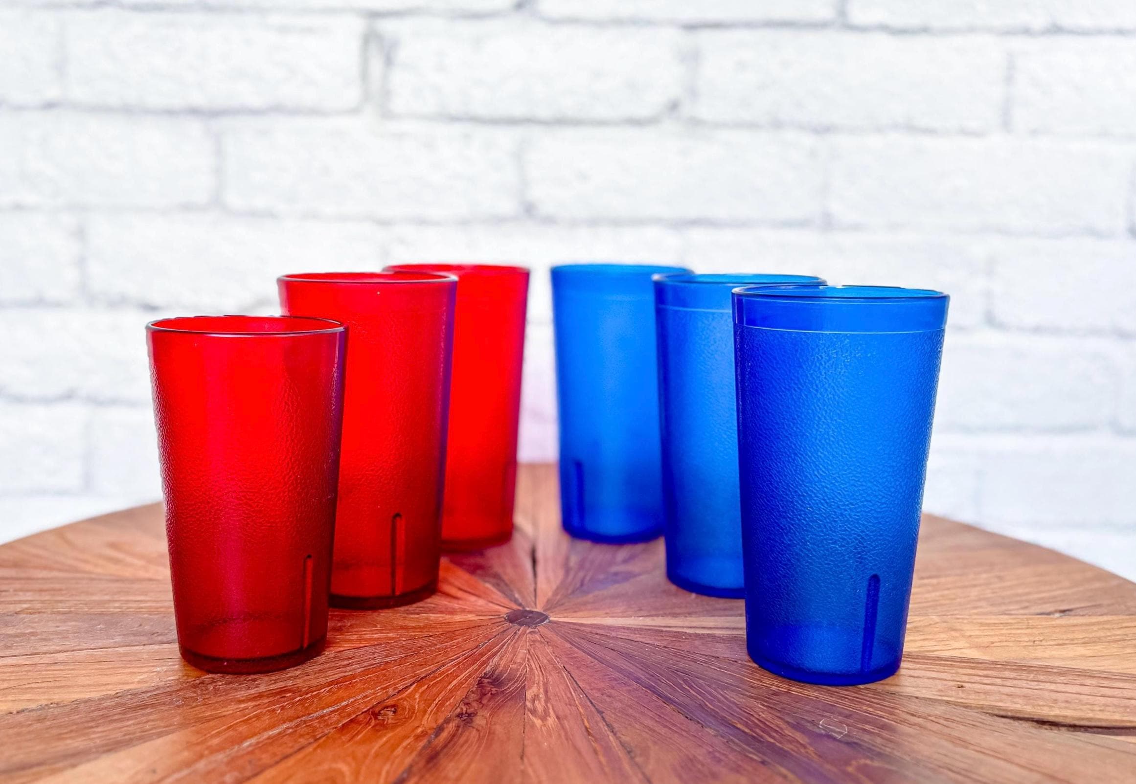 Vintage Red & Blue Plastic Restaurant Drinking Cups, Tumblers by Texan  Plastic Mfg. Co. - Etsy