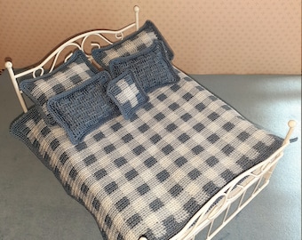 1:12 Scale Miniature Plaid Bedding Set PDF Crochet Pattern