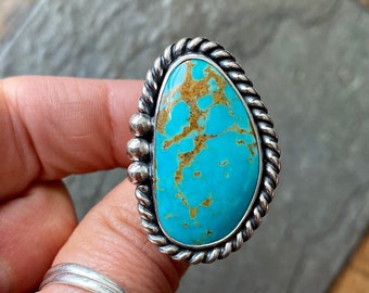 SIZE 7 Kingman Gold Turquoise Sterling Silver Freeform Stone Statement Oversized Southwest Ladies Cocktail Chunky Ring
