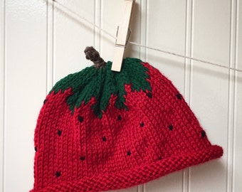 Bonnet bébé fraise [tricoté à la main]