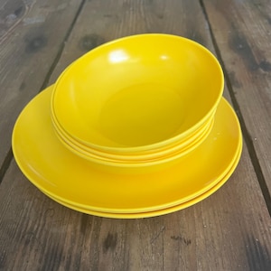 Vintage Mid Century Melamine Dinnerware Plates Bowls Yellow Picnic Barbecues