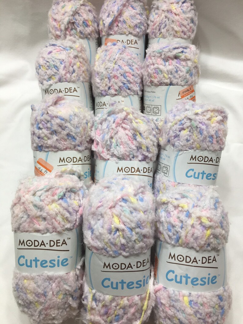 Pink Frosting~Bulky 5~Discontinued Yarn~Crochet~Knitting~GREAT BUY Lot of 12 Skeins~Moda Dea Cutesie Baby Yarn~Color