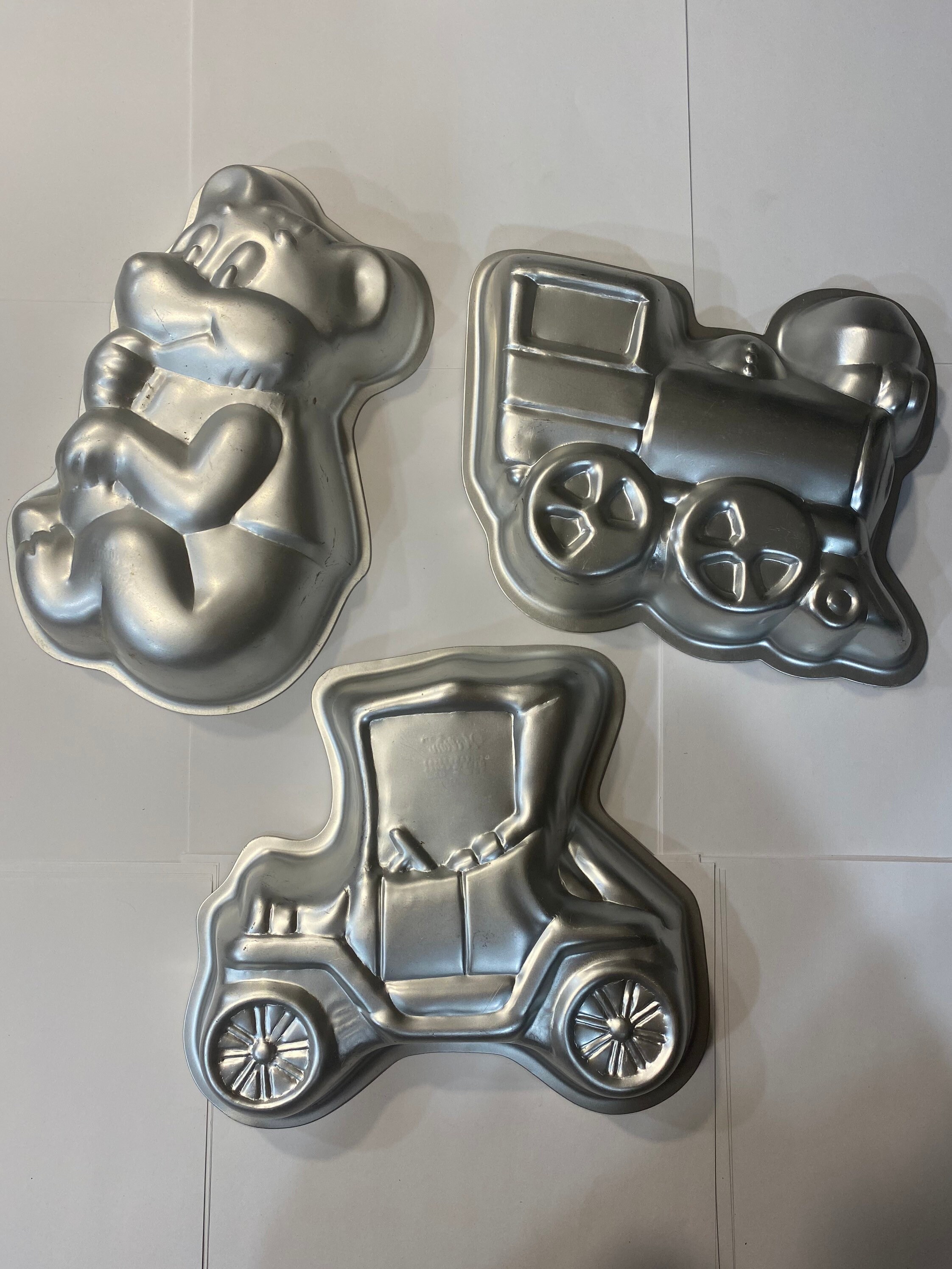 Wilton~vintage~3 Piece Mini Cake Pans~train~model-t Car Bear