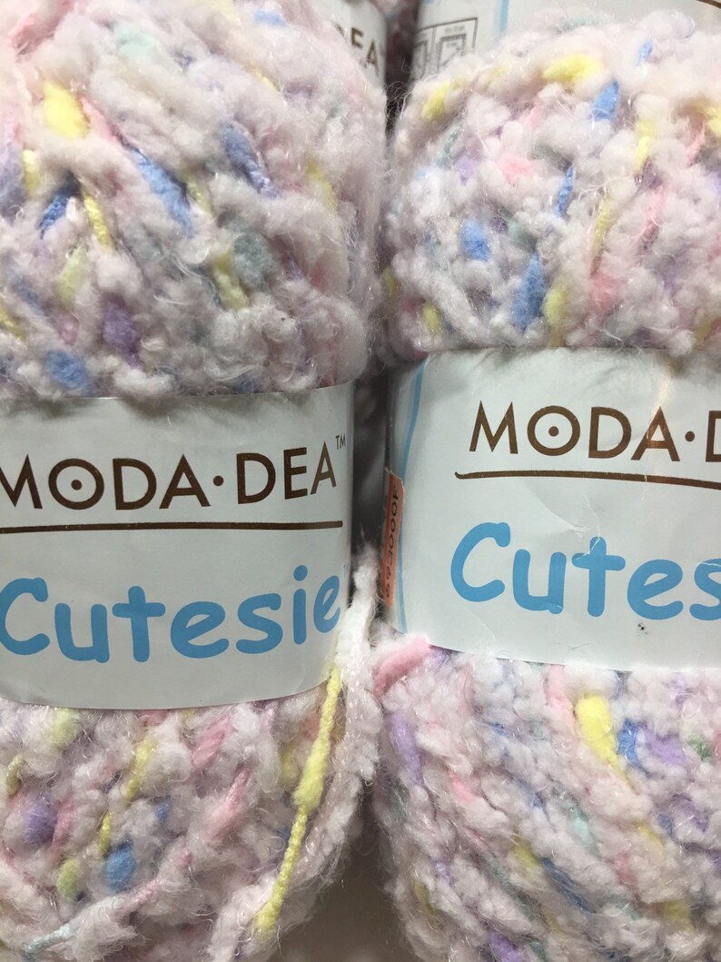 Pink Frosting~Bulky 5~Discontinued Yarn~Crochet~Knitting~GREAT BUY Lot of 12 Skeins~Moda Dea Cutesie Baby Yarn~Color