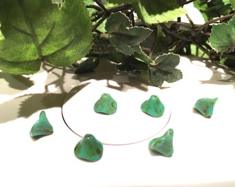 6 Turquoise Green 12x10mm Picasso Glass Flowers