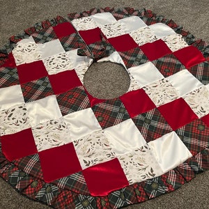 Quilted Christmas Tree Skirt